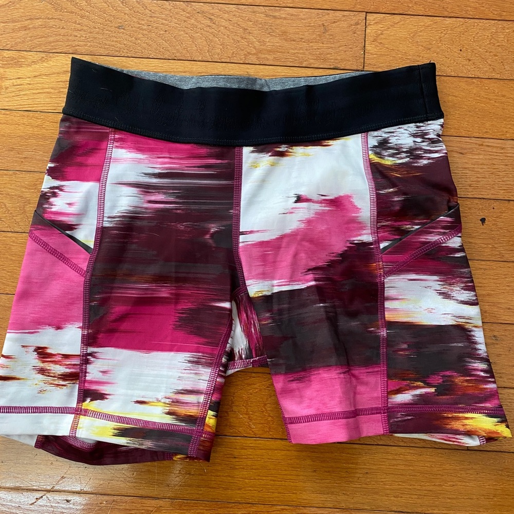 Lululemon What the sport short pink magenta streak 6